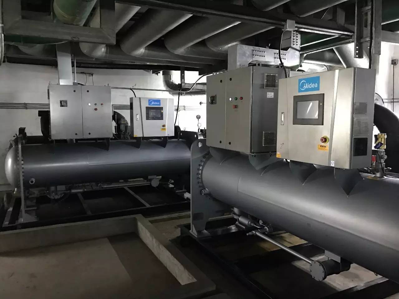 郴州某酒店主機維保服務